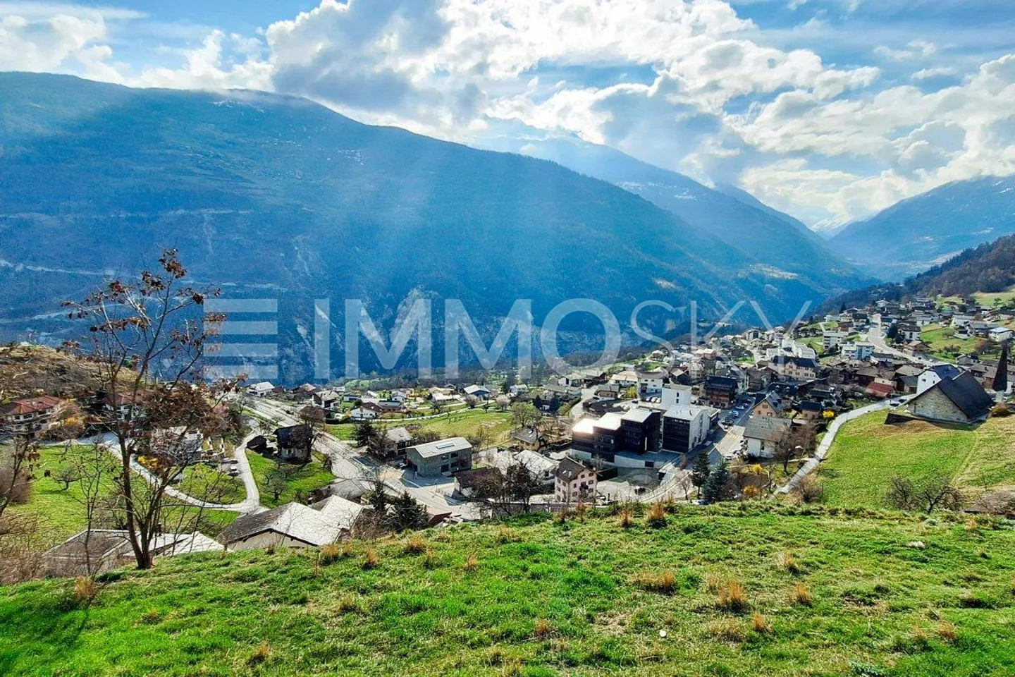 Terrain à bâtir avec vue panoramique - Photo 1 sur 4