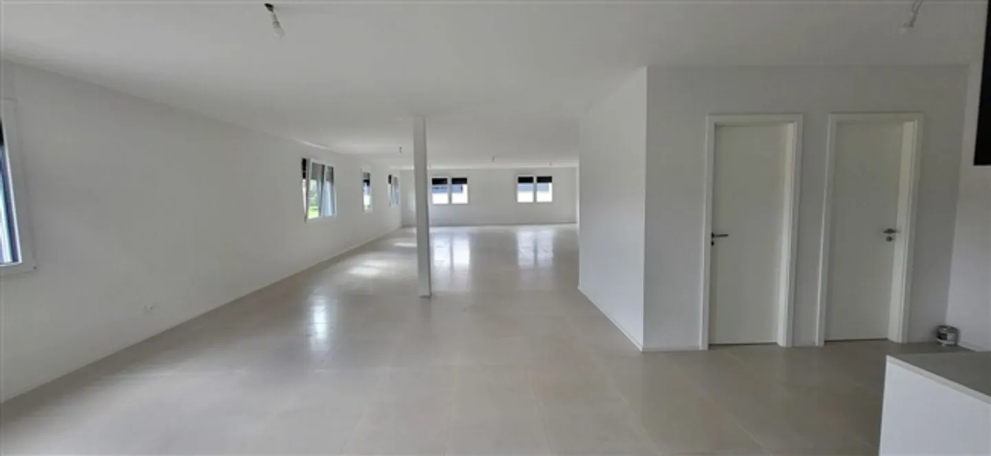 Gestion/Bureau 4 Chambres 200 m2 à Corcelles-près-Payerne - Photo 1 sur 11