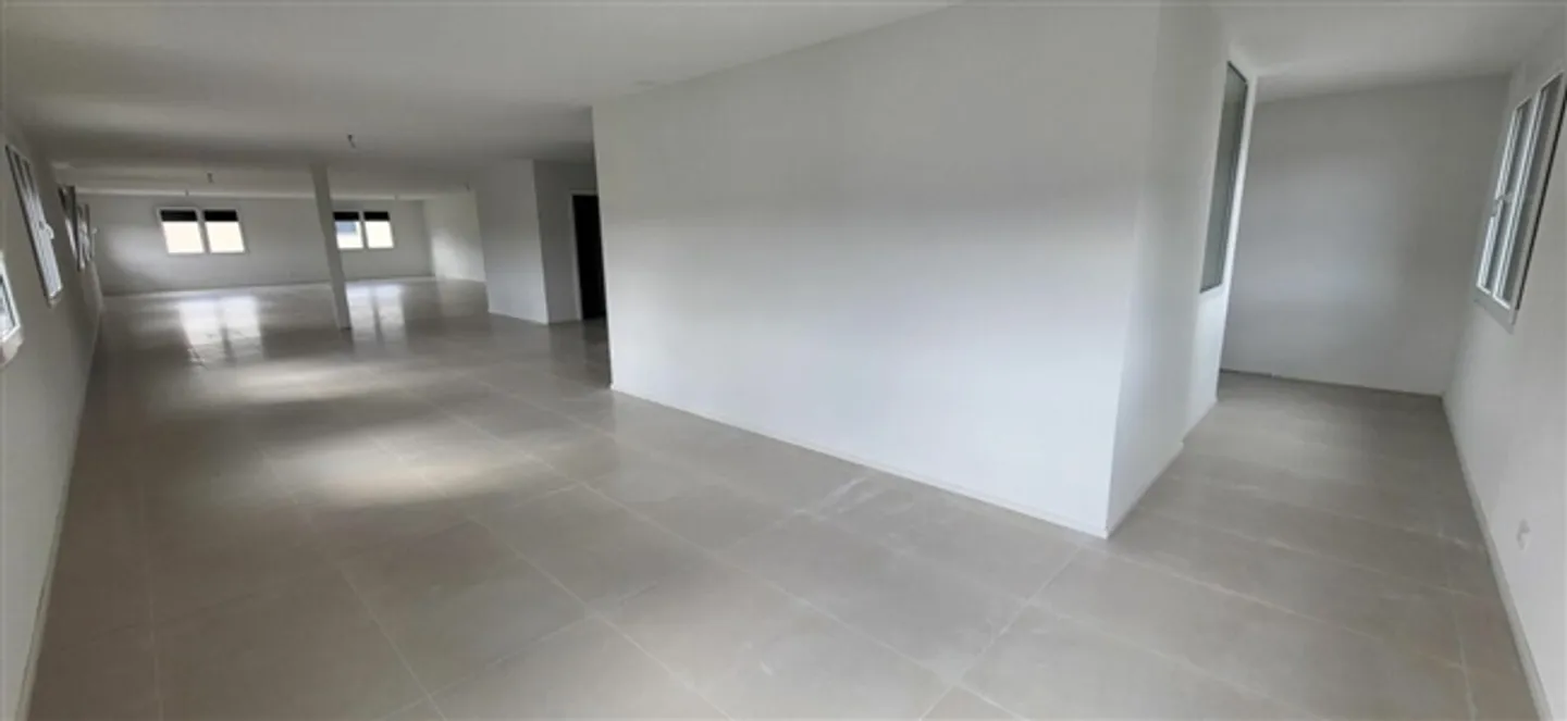 Gestion/Bureau 4 Chambres 200 m2 à Corcelles-près-Payerne - Photo 2 sur 11