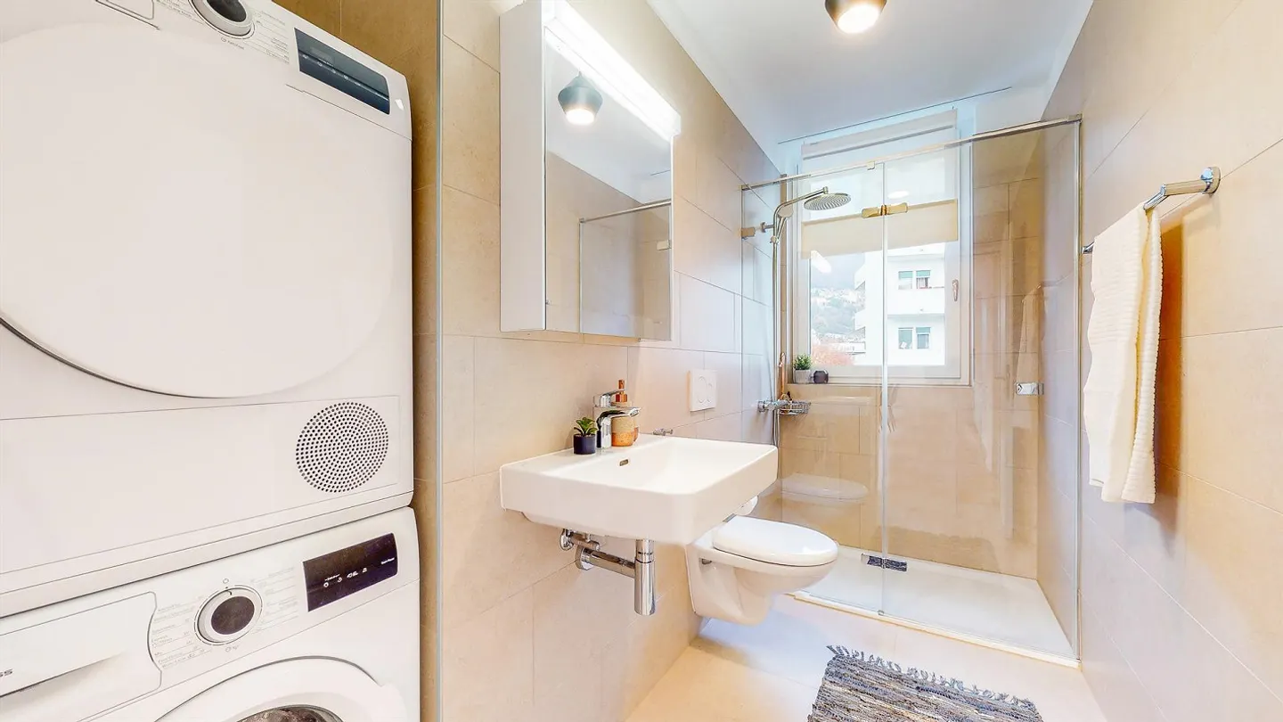 Residenza Morettina: modern mit Balkon, sucht Nachmieter - Foto 10 von 11