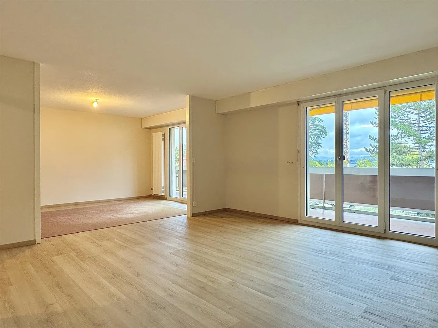 3.5 Room Apartment - Photo 2 of 9