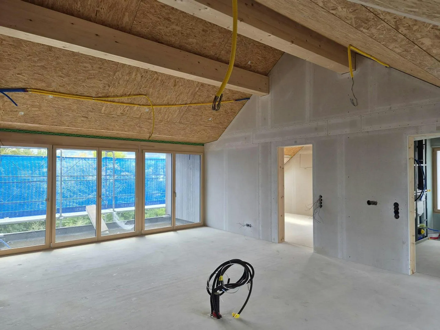 Appartements mansardés de 3½ pièces dans un emplacement de rêve au bord du lac de Greifen - Photo 9 sur 12