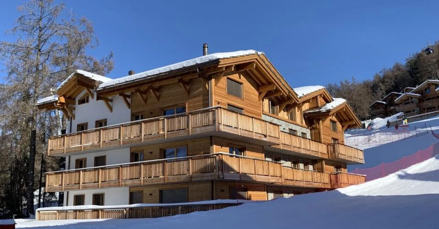 Duplex all'ultimo piano sulla pista; Non puoi immaginare niente di meglio! - Foto 2 di 12