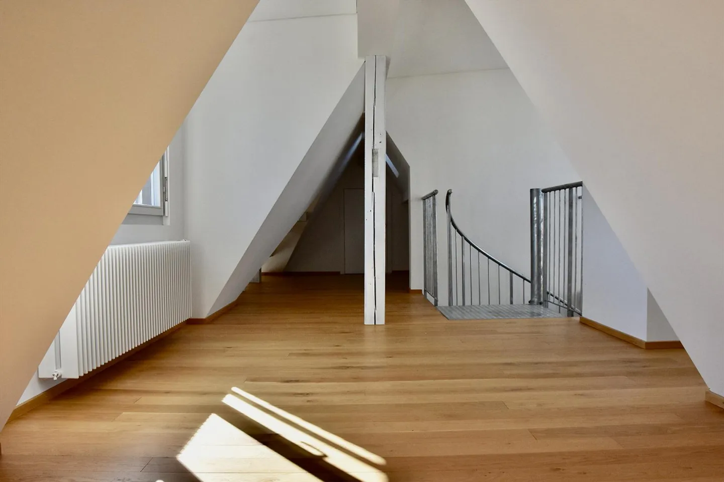 Maisonette Penthouse in Historic City Villa - Photo 14 of 16