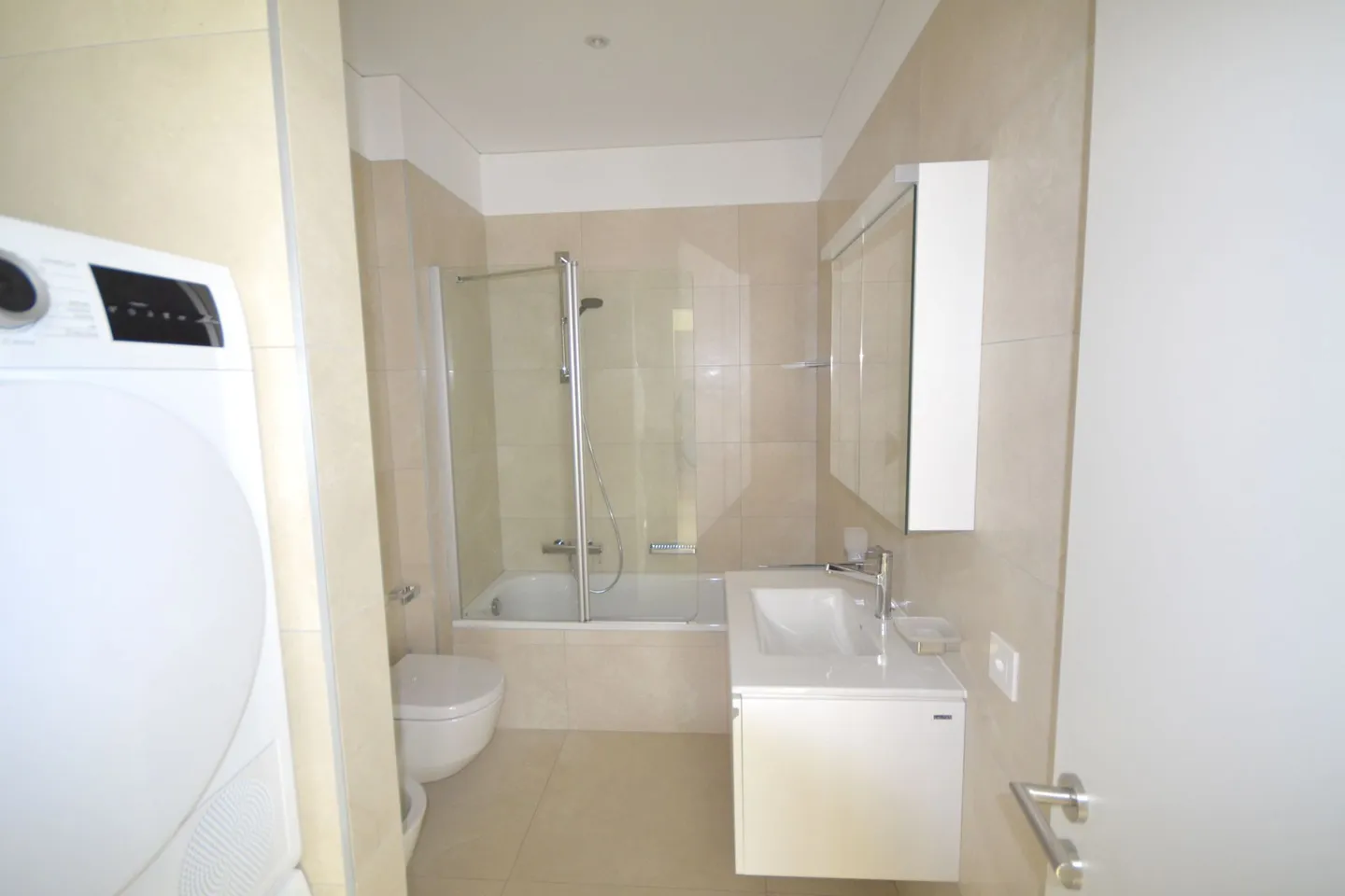 Lugano - Residenza Agorà - Appartamento 2,5 locali 6° piano - Foto 4 di 8