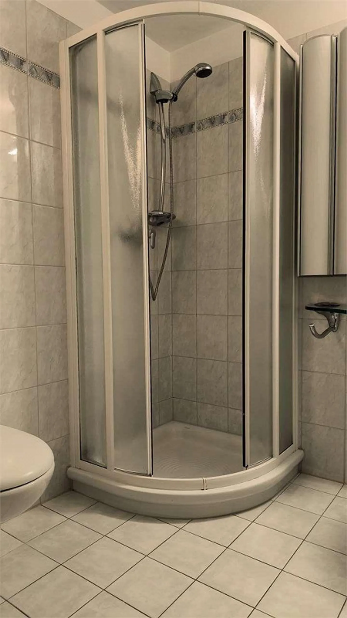 Albonago-Ruvigliana - Élégant 4.5 Pièces Vue Lac avec Jardin Privé - Photo 5 sur 13