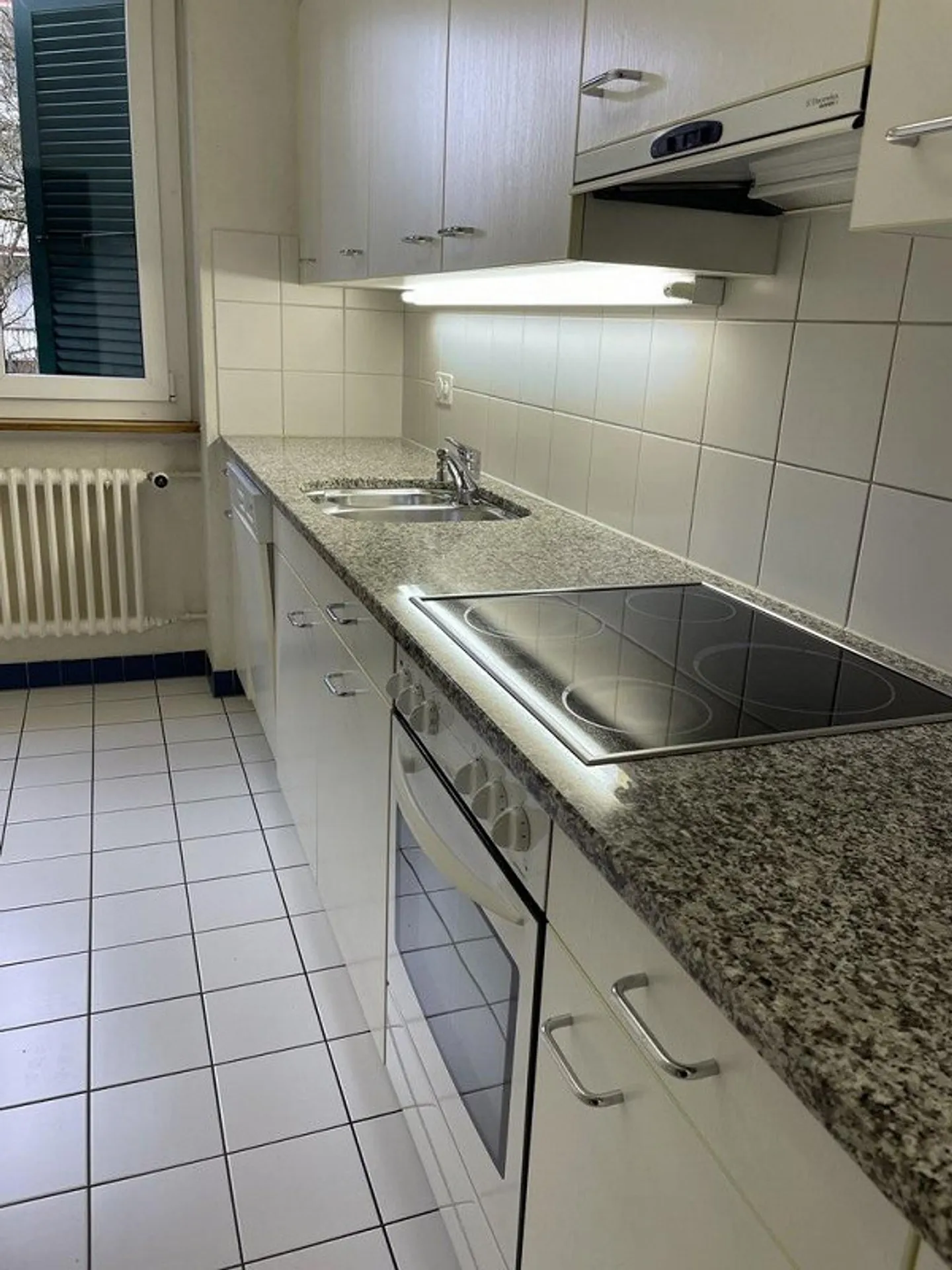 Belle appartement de 3 pièces dans un emplacement central - Photo 3 sur 8