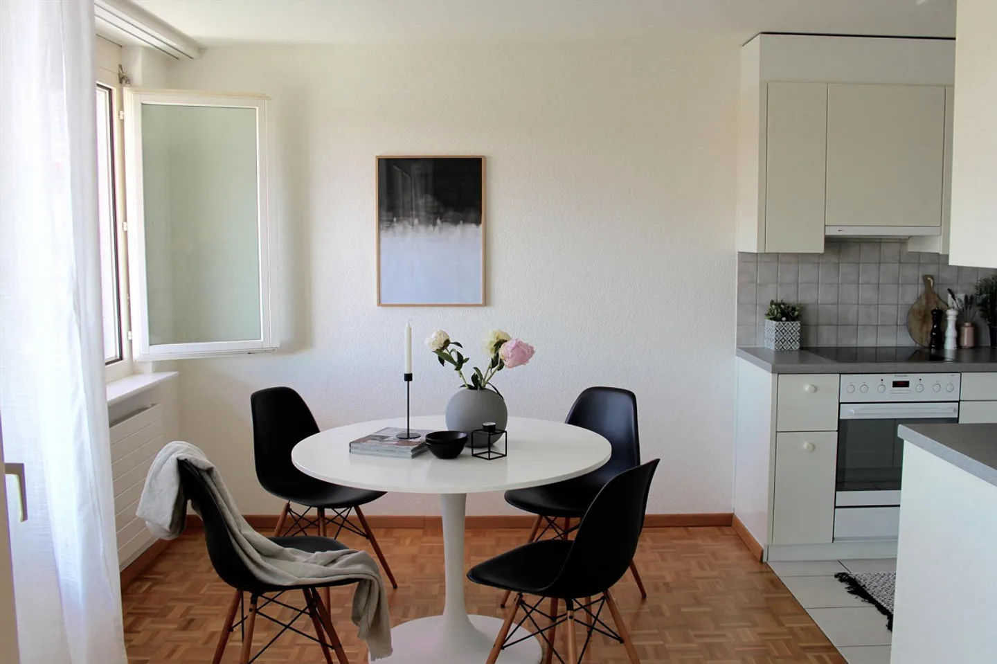 Charming 3½-room apartment with balcony and garage in Umiken - Photo 3 of 6