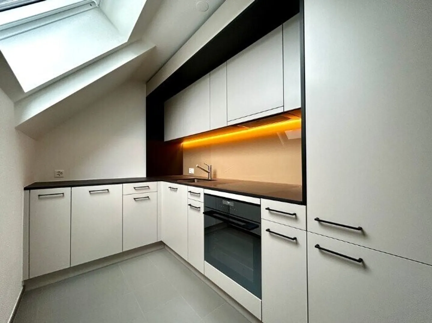 Incantevole appartamento duplex 2.5 nel centro città - Foto 3 di 10