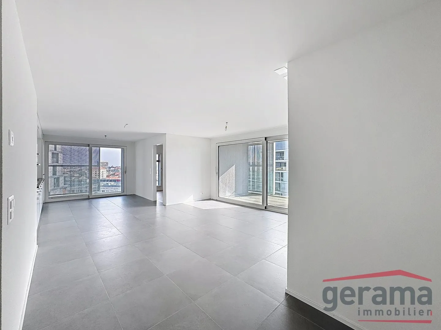 Appartement moderne avec balcons - Photo 3 sur 7