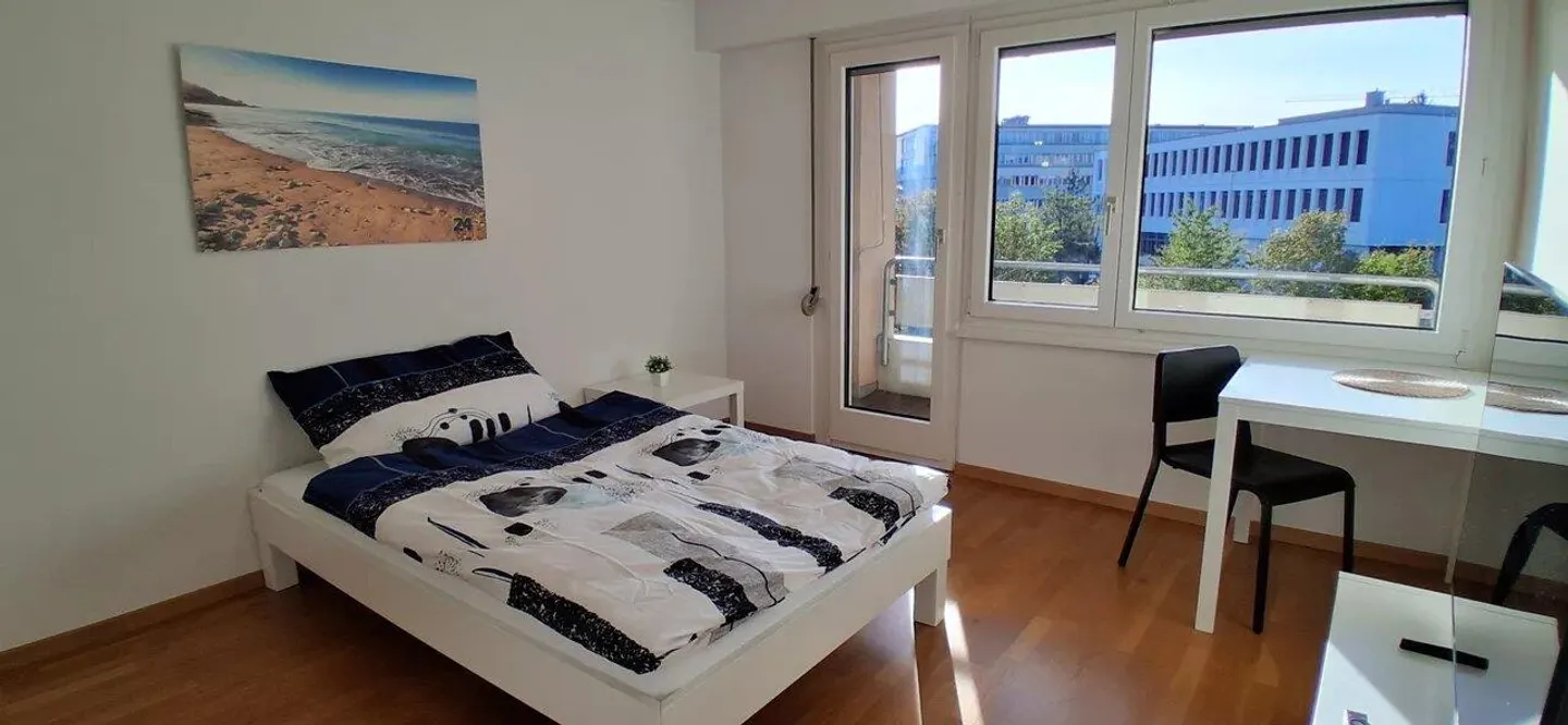 Chambre meublée lumineuse - Emménagez aujourd'hui - Photo 2 sur 13
