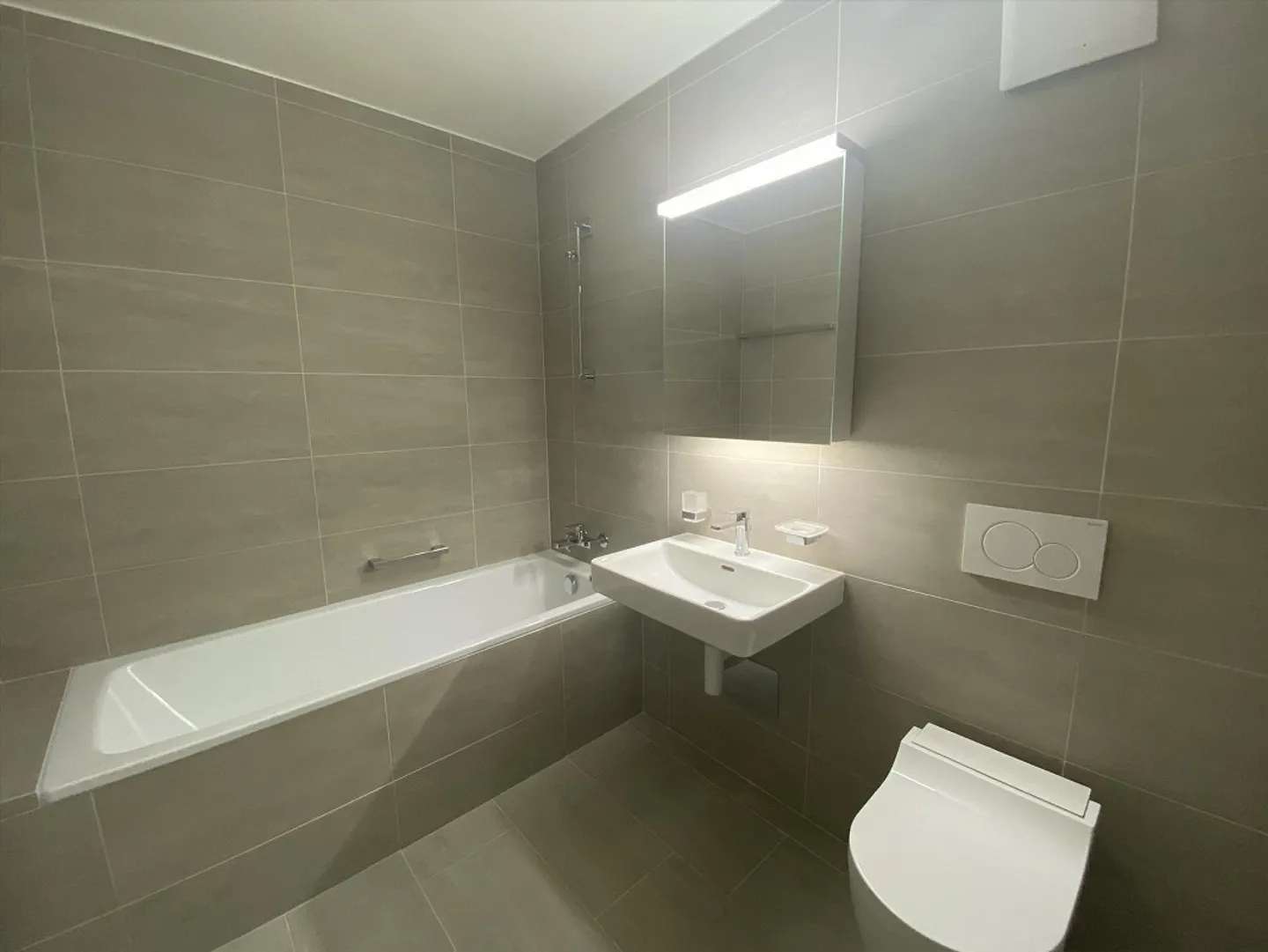 Magnificent 2.5-room apartment - Photo 2 of 5