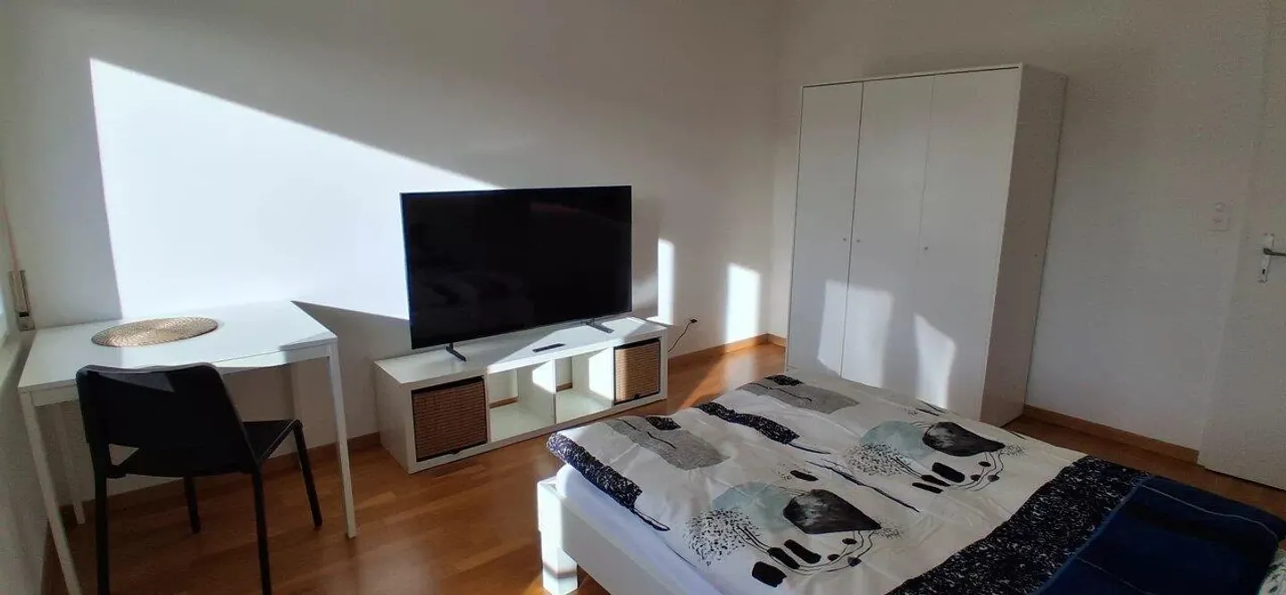 Chambre meublée lumineuse - Emménagez aujourd'hui - Photo 3 sur 13
