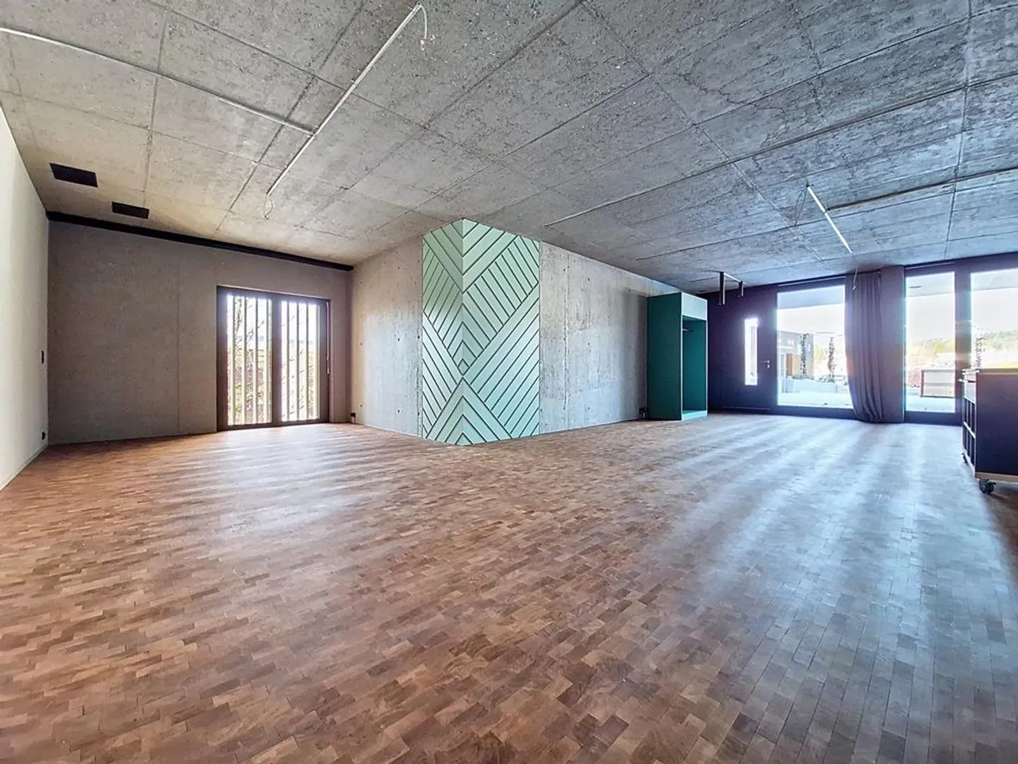 Living and Working in Loft Style - Photo 4 of 9