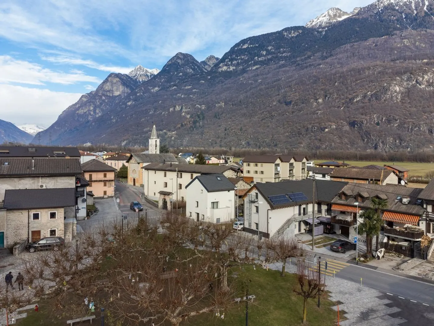 Investimento immobiliare con 4 unità abitative nel soleggiato Ticino - Foto 3 di 13