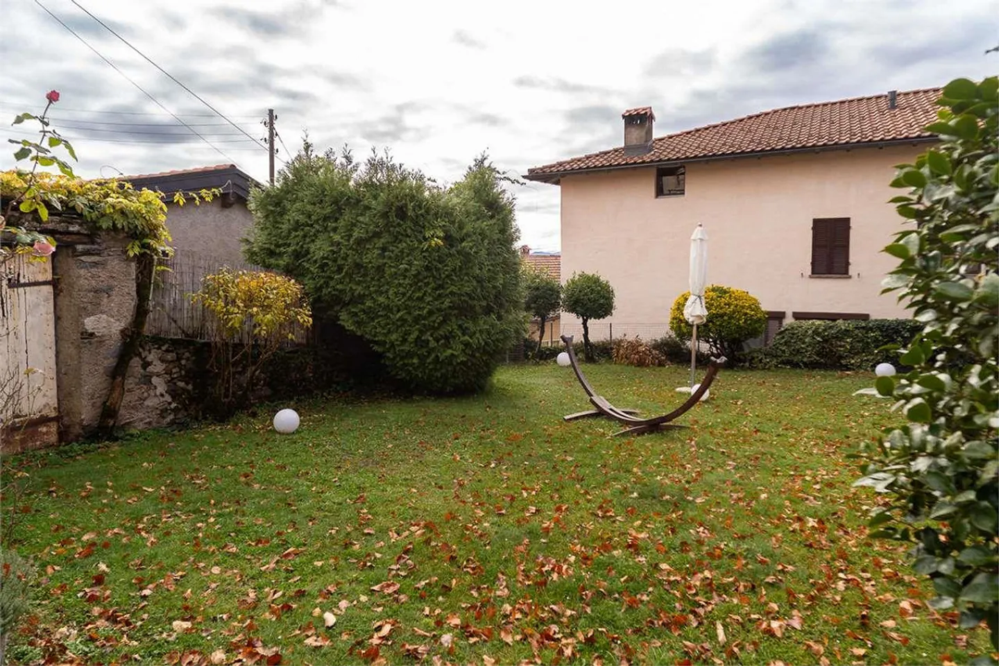 Propriété Plurifamiliale avec Espaces Polyvalents à Breno - Photo 4 sur 13