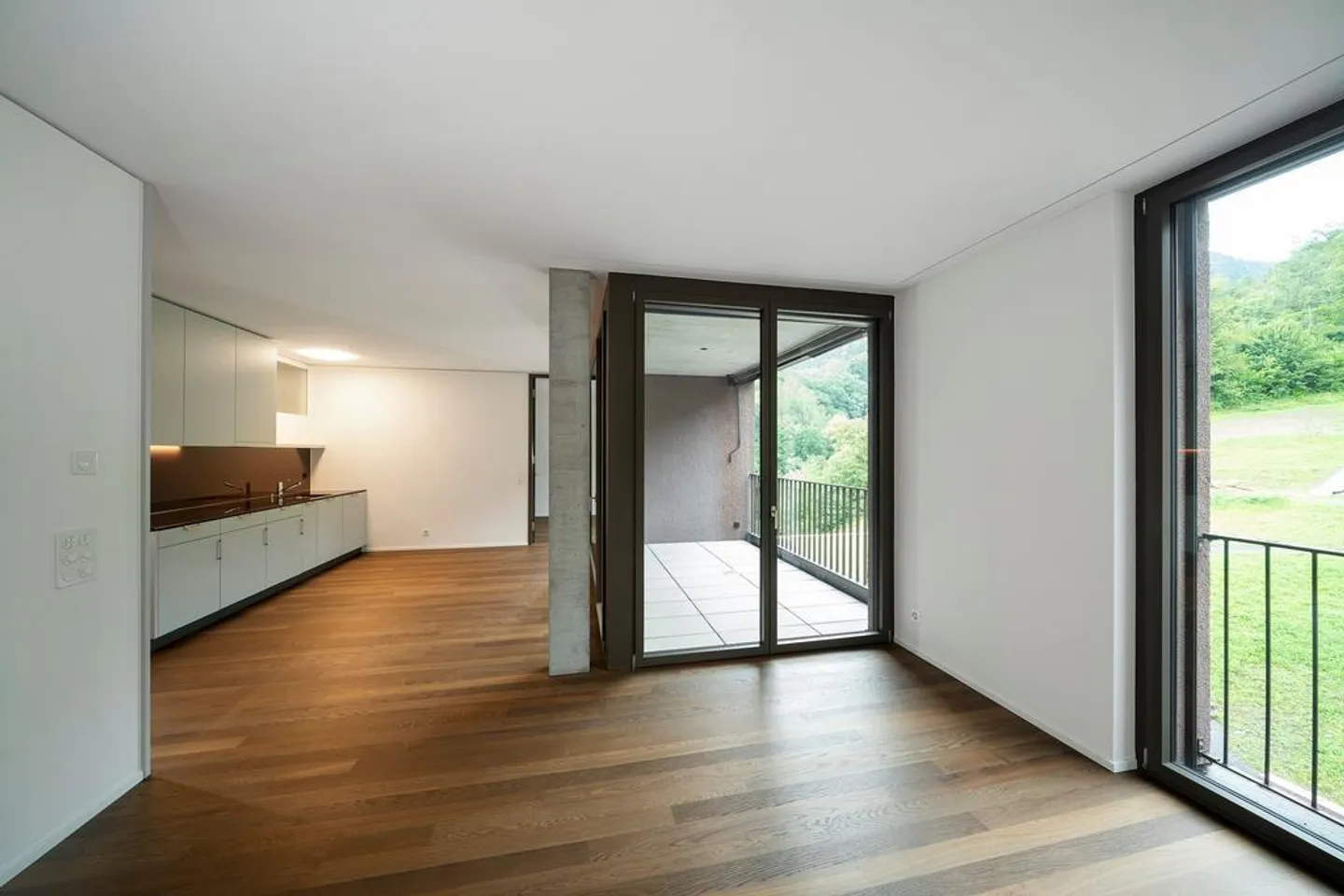 Living with a view of greenery - Photo 3 of 10