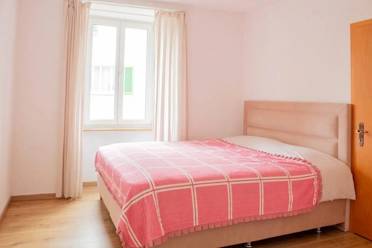 Gepflegtes Mehrfamilienhaus mit 4 Einheiten - Photo 4 of 11