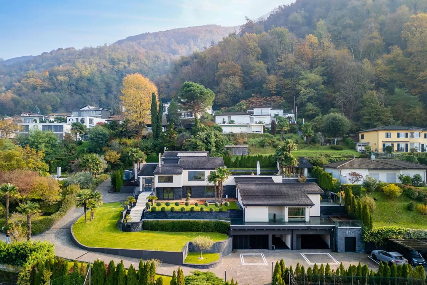 Propriété Prestigieuse avec Vue sur le Lac, Piscine et Ponton Privé - Photo 1 sur 13