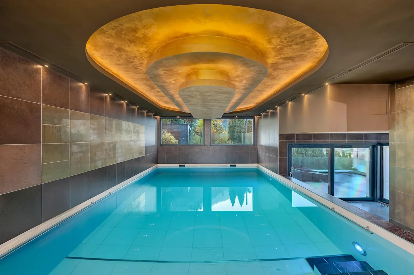 Propriété Prestigieuse avec Vue sur le Lac, Piscine et Ponton Privé - Photo 6 sur 13