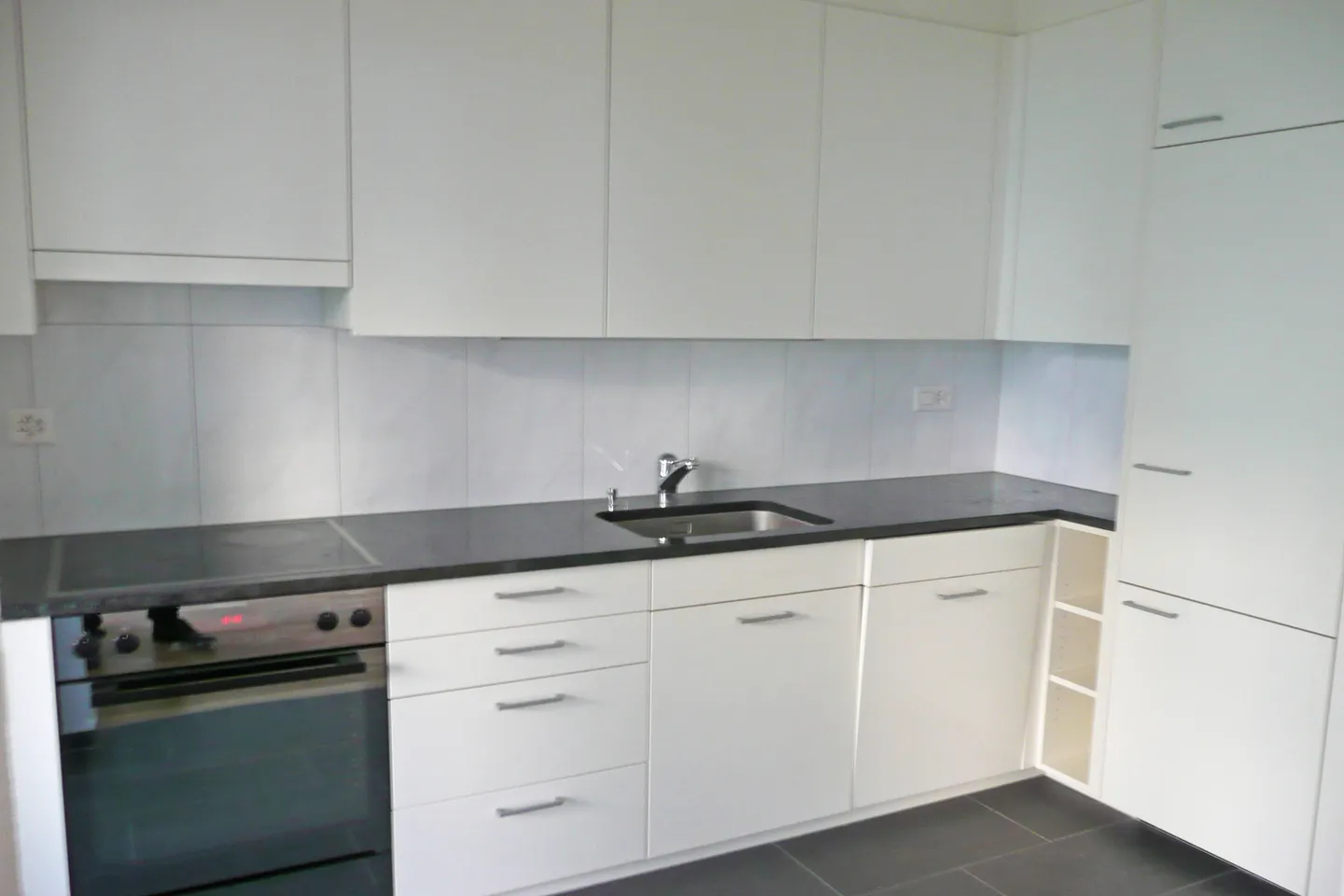 Apartment for rent - Photo 2 of 5