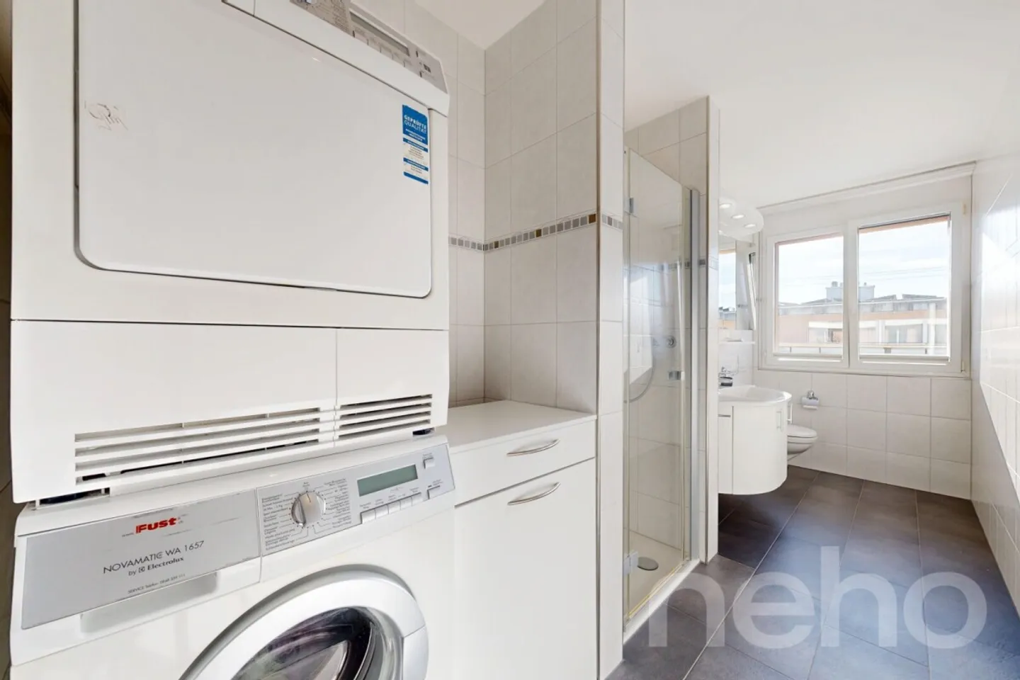 Grosszügige Attikawohnung mit Lift - Foto 9 von 12