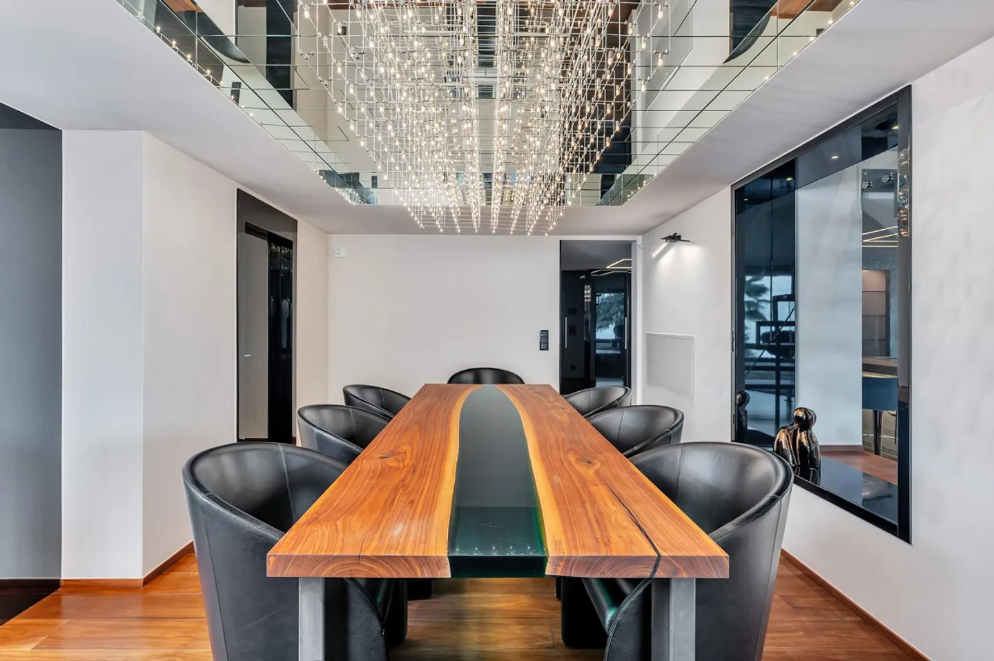 Propriété Prestigieuse avec Vue sur le Lac, Piscine et Ponton Privé - Photo 11 sur 13