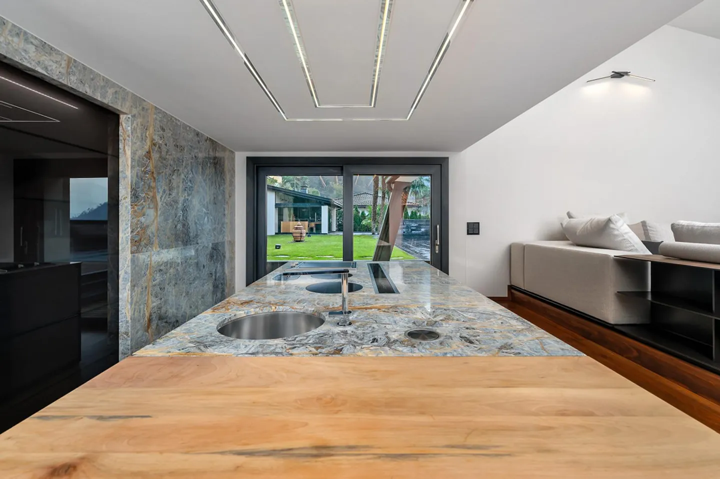 Propriété Prestigieuse avec Vue sur le Lac, Piscine et Ponton Privé - Photo 13 sur 13