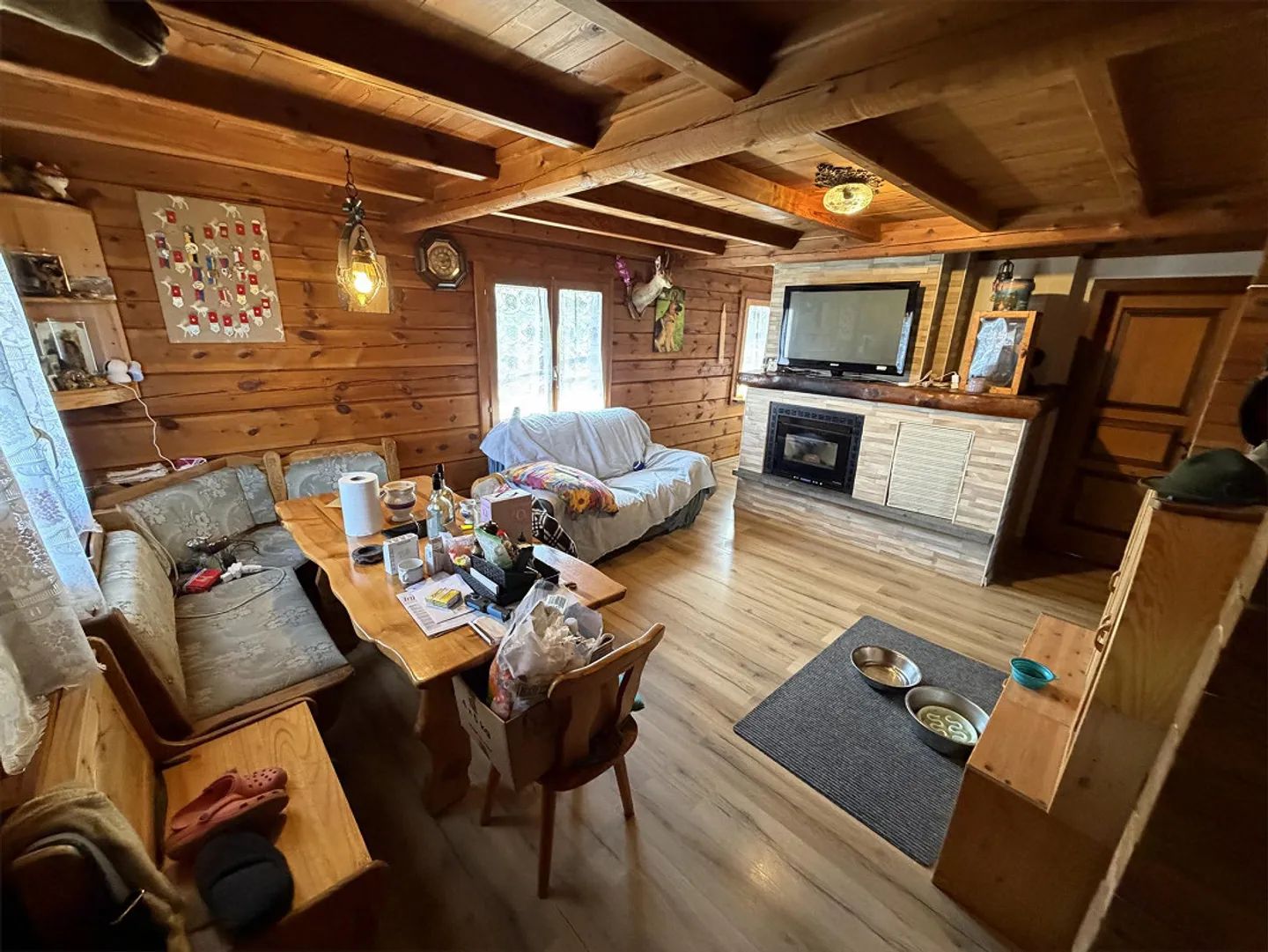 Chalet con due appartamenti di 3 camere, grande terreno edificabile in una posizione molto soleggiata... - Foto 68 di 72