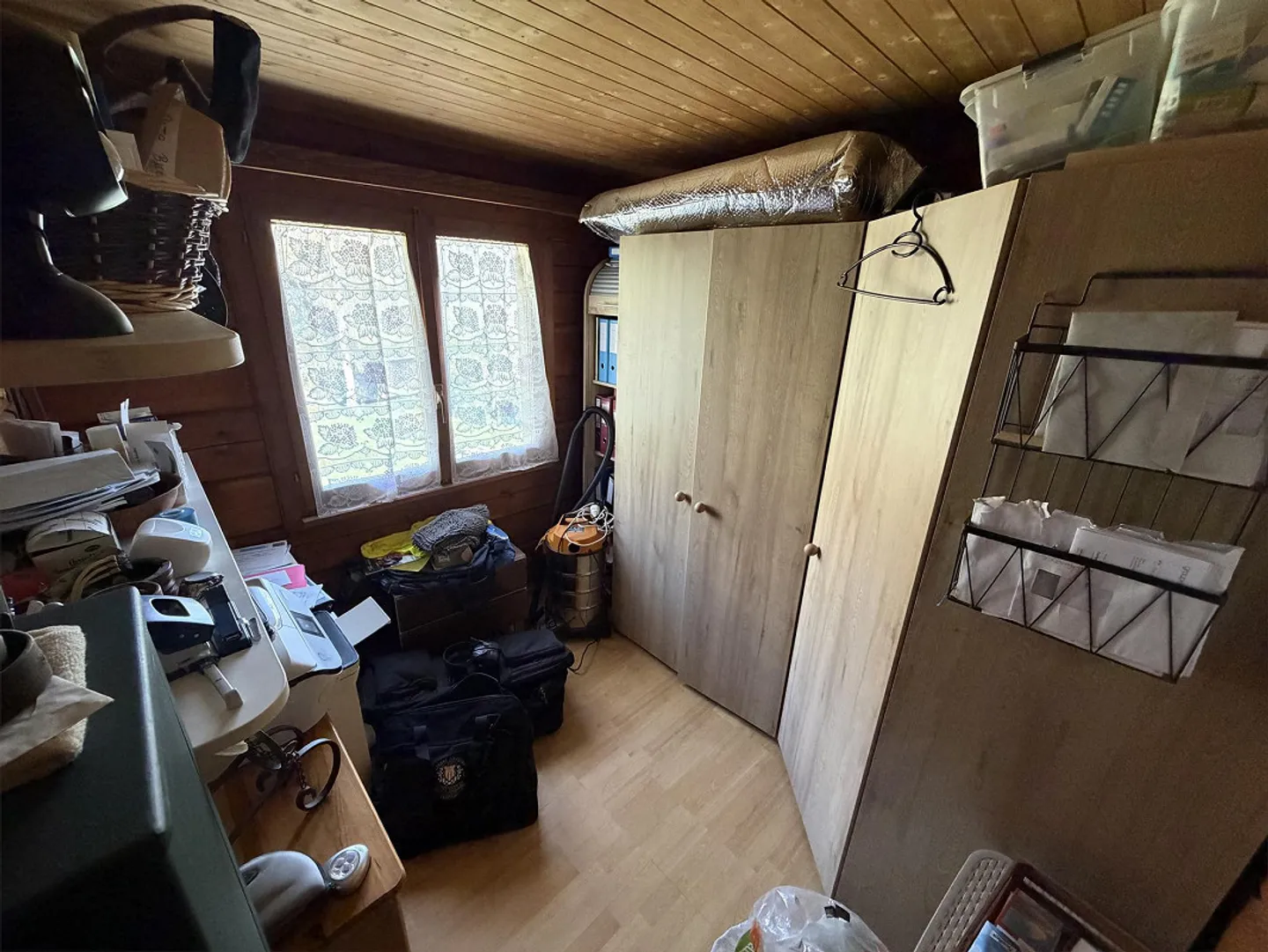 Chalet con due appartamenti di 3 camere, grande terreno edificabile in una posizione molto soleggiata... - Foto 72 di 72