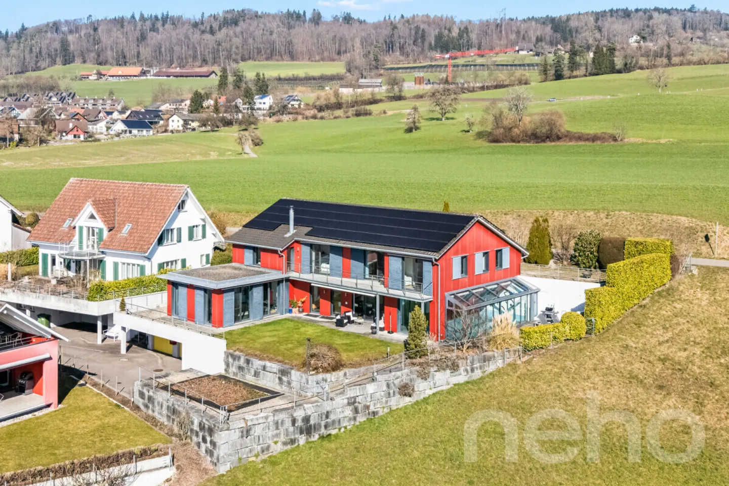 Exclusive single-family house with a wide view in an idyllic location - Photo 1 of 12