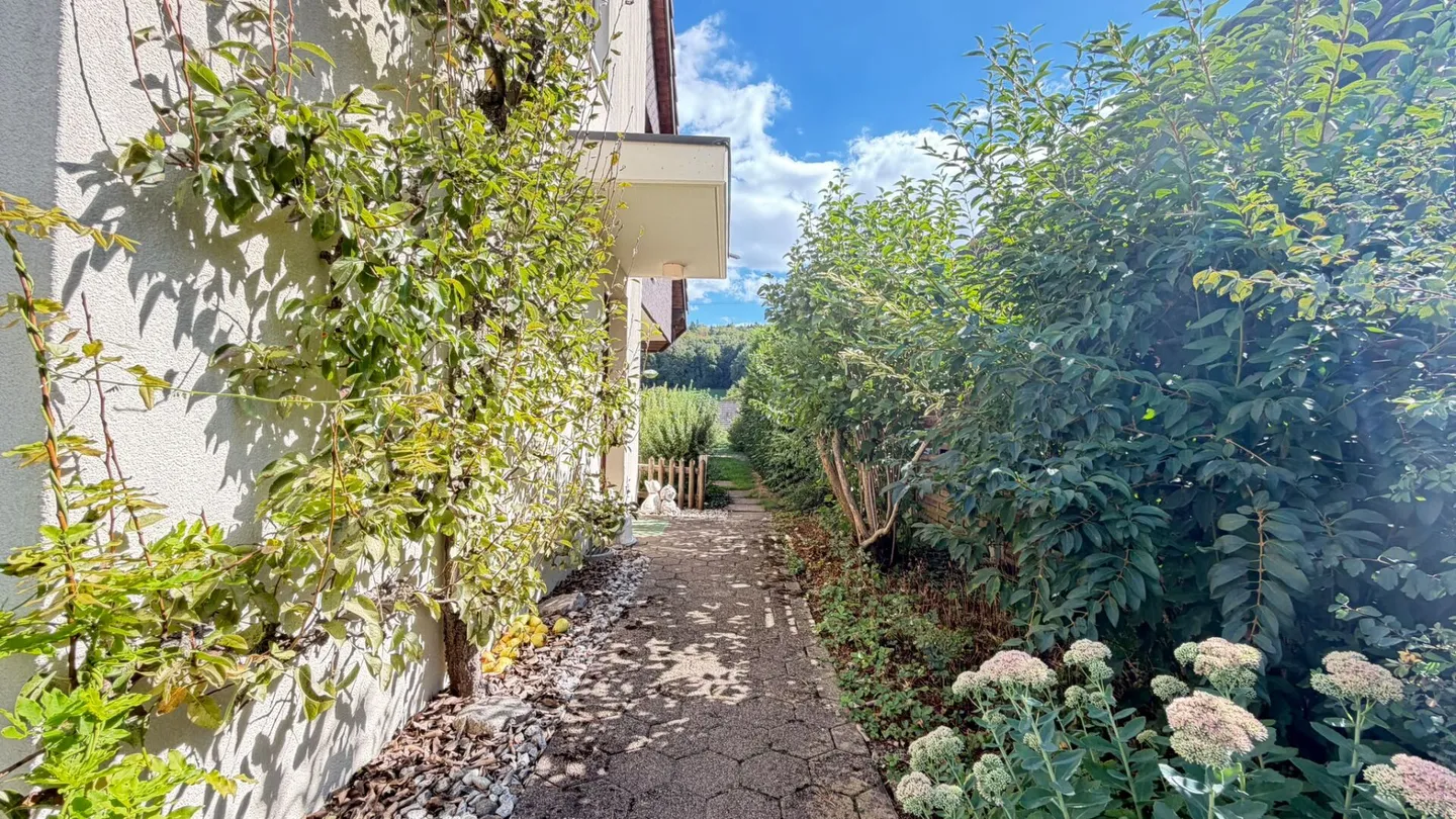 Charmantes Doppelhaus mit Garten - Foto 21 von 22