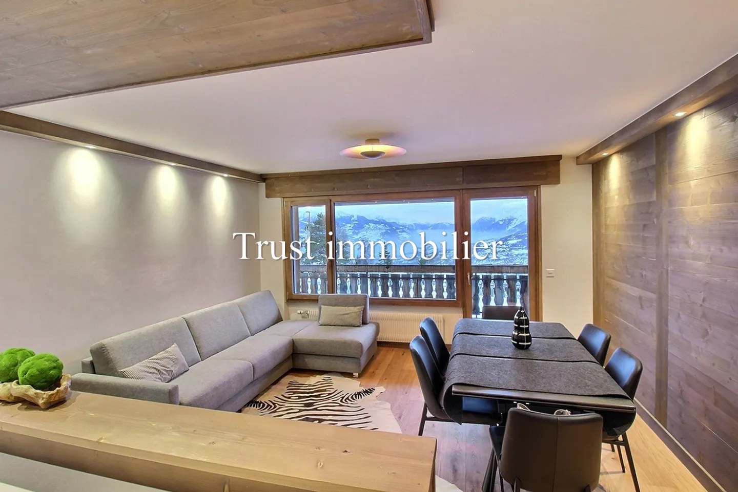3008L. Year-round rental. Fully renovated apartment - Photo 2 of 16