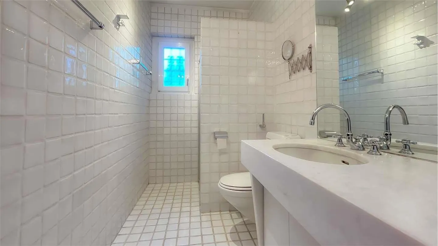 ELEGANTE APPARTAMENTO 4,5 CON GIARDINO PRIVATO - Foto 12 di 13