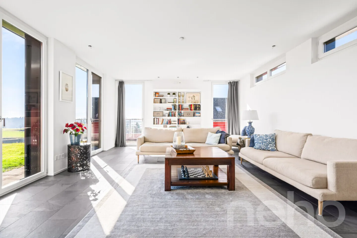 Exclusive single-family house with a wide view in an idyllic location - Photo 4 of 12