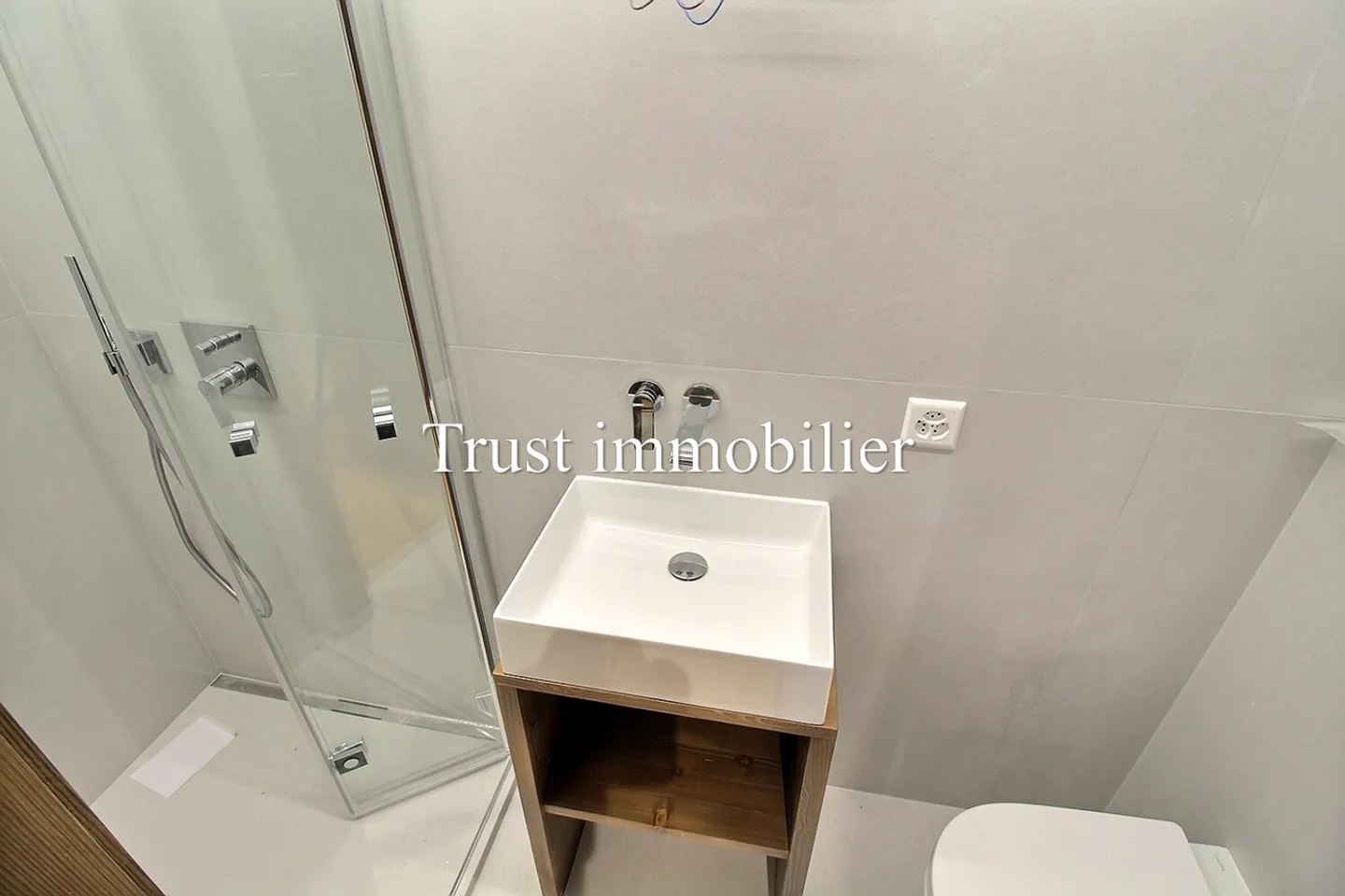 3008L. Year-round rental. Fully renovated apartment - Photo 8 of 16