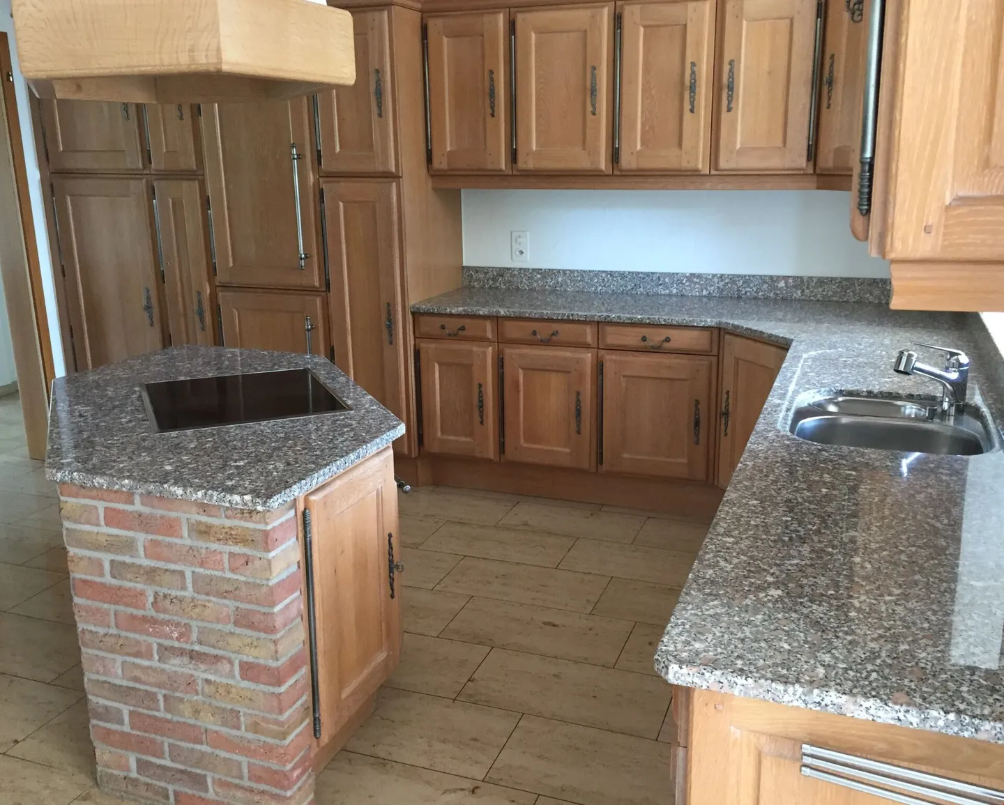 Sehr grosse 4.5 Zimmer Garten Wohnung an guter Lage in Lenzburg - Photo 2 sur 12