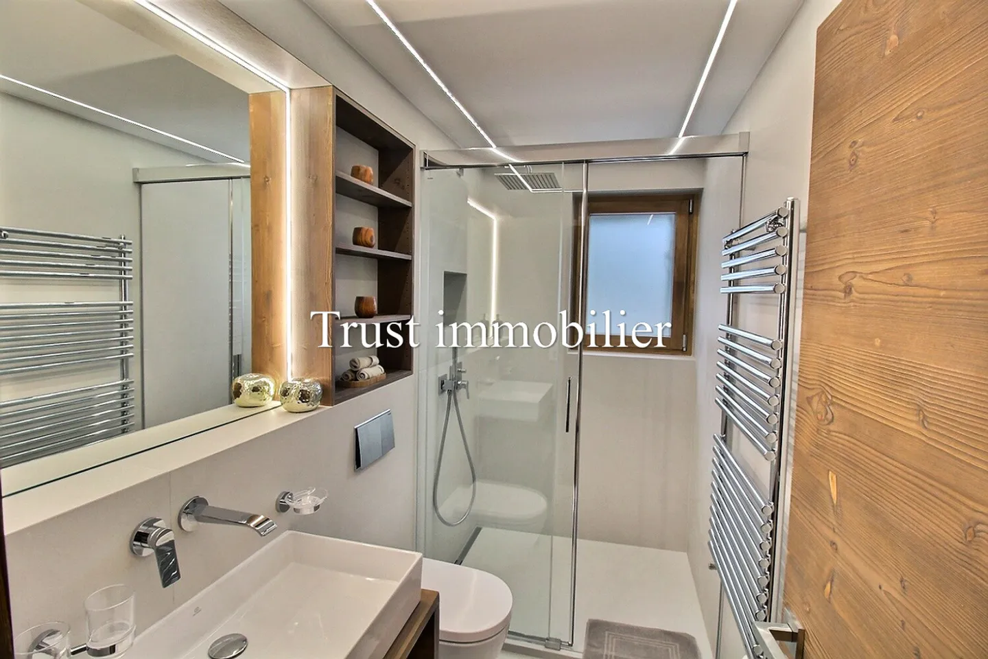 3008L. Year-round rental. Fully renovated apartment - Photo 12 of 16