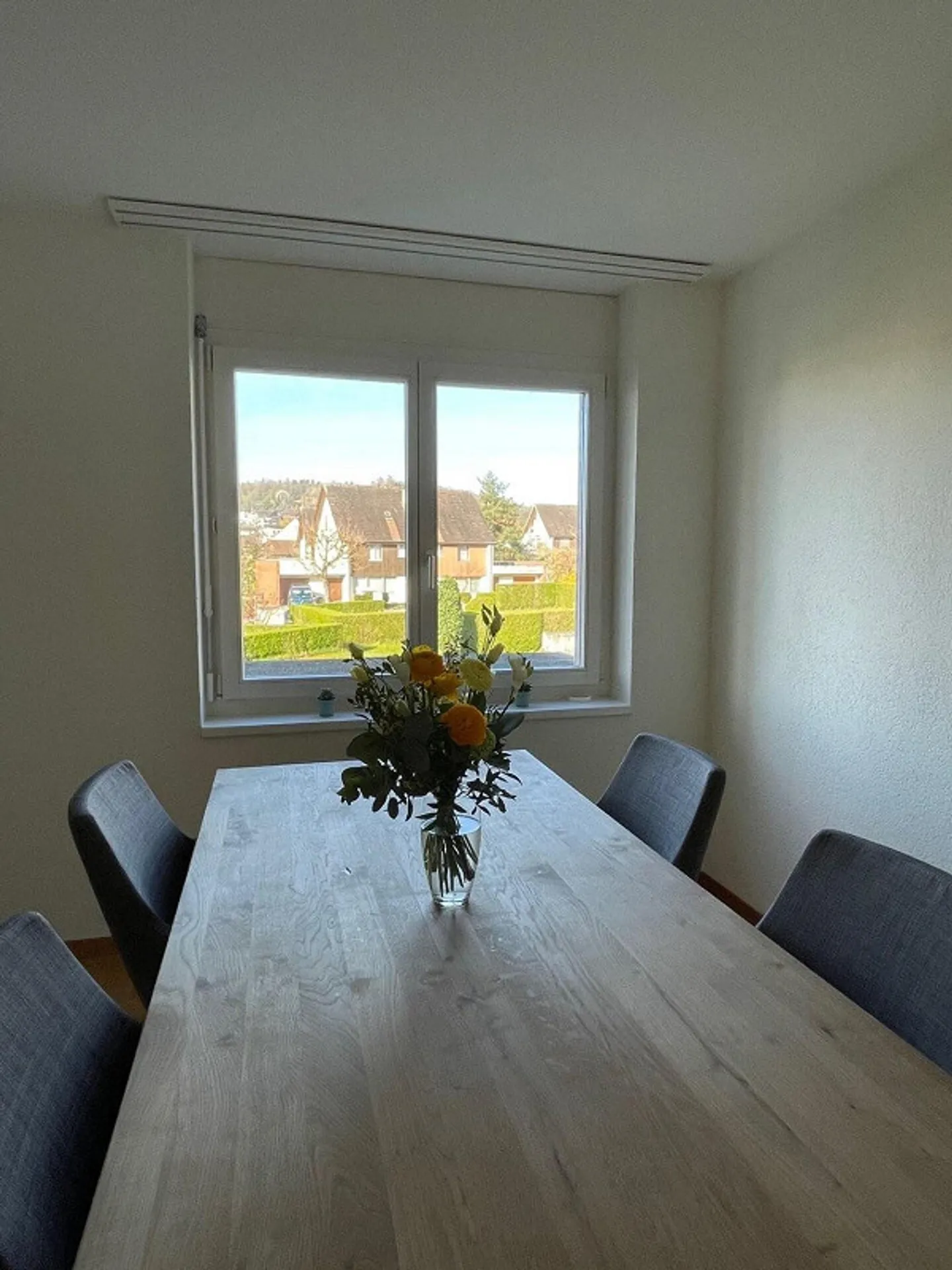 COZY 4.5-ROOM APARTMENT IN A QUIET ENVIRONMENT - Photo 6 of 12