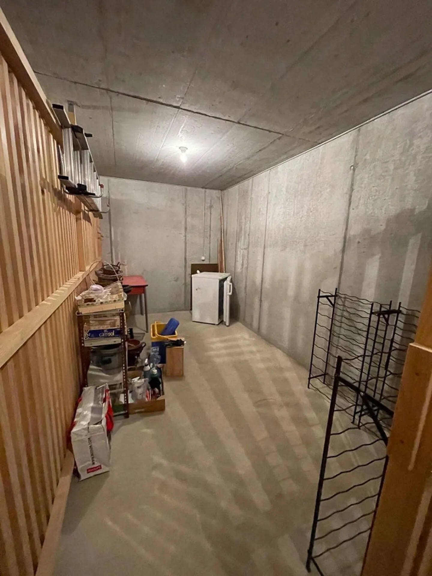 COZY 4.5-ROOM APARTMENT IN A QUIET ENVIRONMENT - Photo 11 of 12