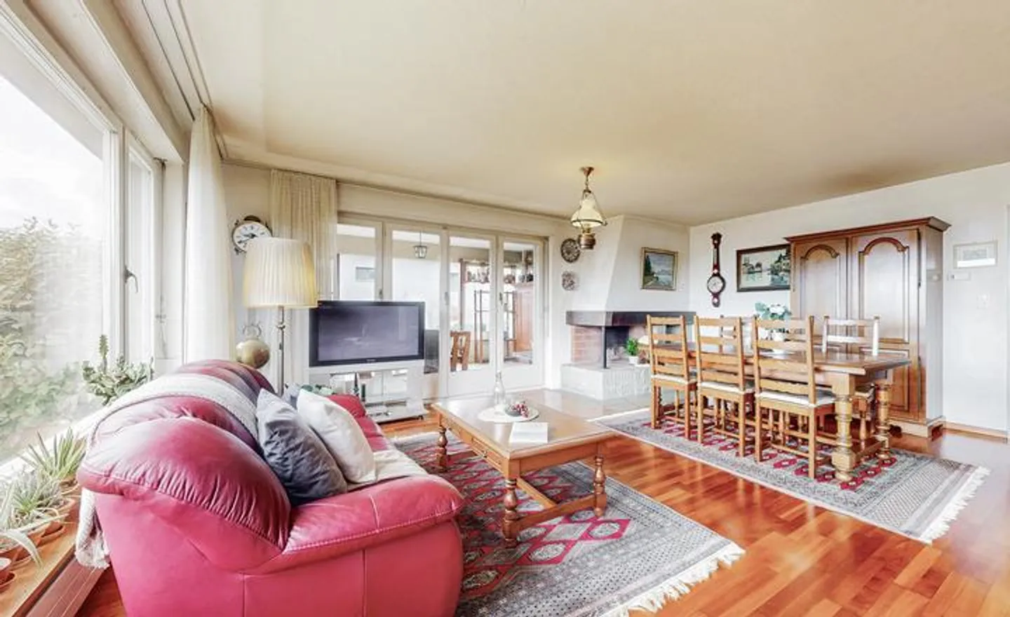ESPACE POUR LA FAMILLE, LA VIE ET L'AVENIR : VIVRE À NÜRENSDORF - Photo 2 sur 9