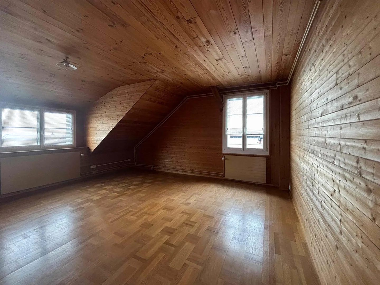 Appartamento unico in mansarda, vecchie strutture in un nuovo abito. - Foto 6 di 14