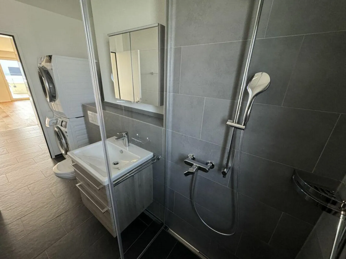 Helle 4.5 Zimmer-Wohnung mit Sitzplatz - Foto 6 von 8