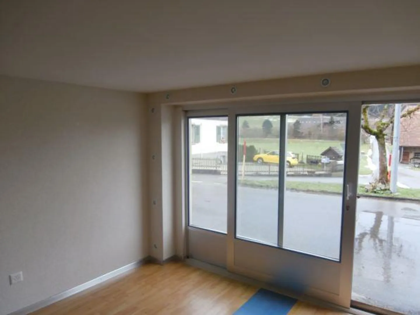 piccolo ufficio con archivio in affitto - Foto 4 di 4