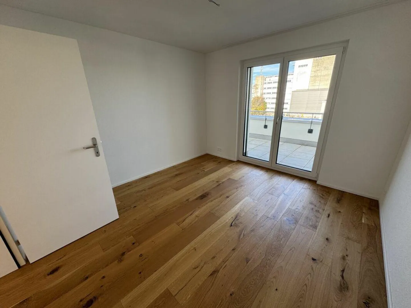 Helle 4.5 Zimmer-Wohnung mit Sitzplatz - Foto 8 von 8