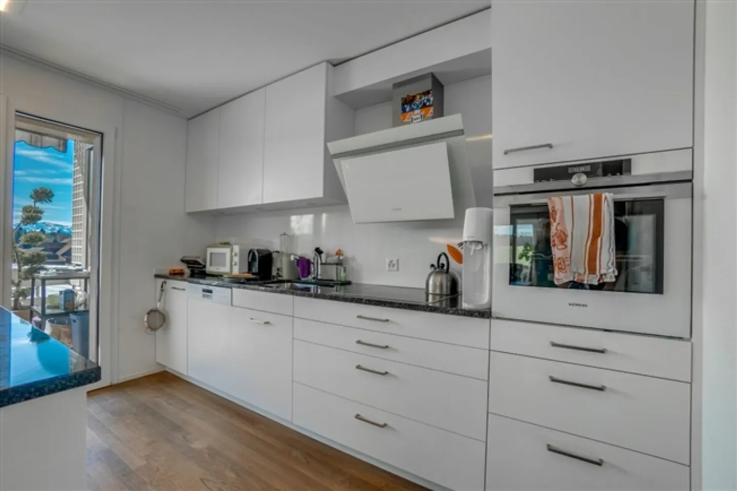 Appartement de 4,5 pièces de rêve dans un complexe résidentiel calme et bien entretenu - Photo 5 sur 13