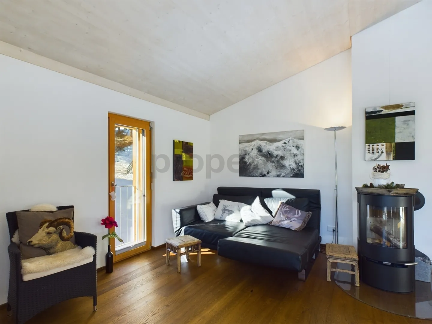 Modern 3.5 Room Attic Apartment in Peist (Municipality of Arosa) - Photo 5 of 11