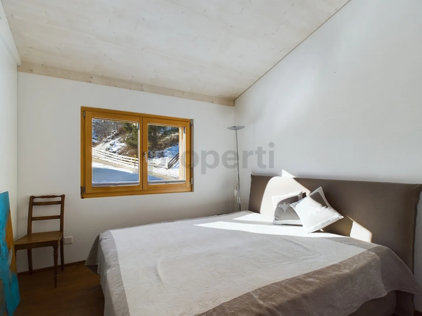 Modern 3.5 Room Attic Apartment in Peist (Municipality of Arosa) - Photo 6 of 11