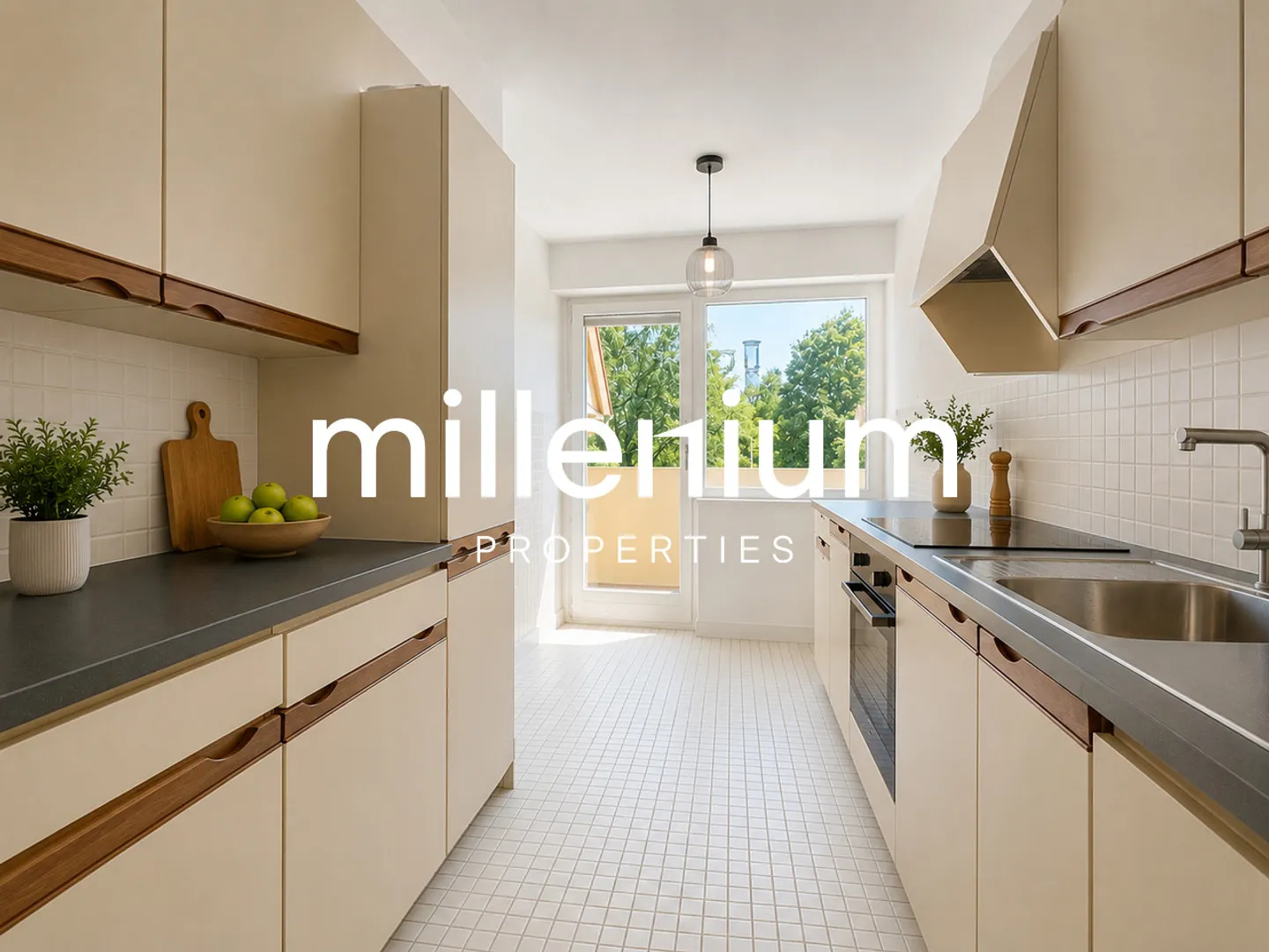 Family apartment with balconies in the heart of an exclusive residence - Photo 5 of 11