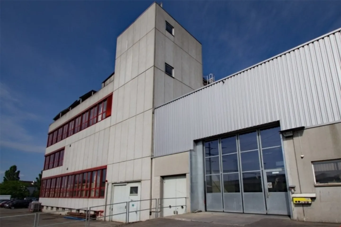 «Attraktive Lagerflächen im 1. UG mit Warenlift» - Foto 3 von 6